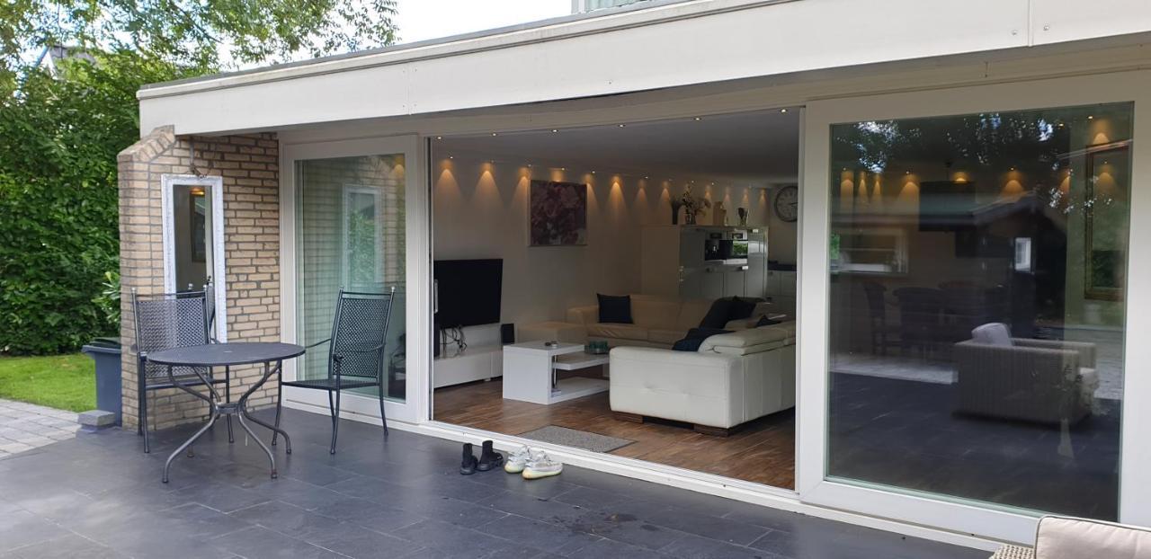 Lake House 74, Luxury Accommodation Ir Sauna Warmond Esterno foto